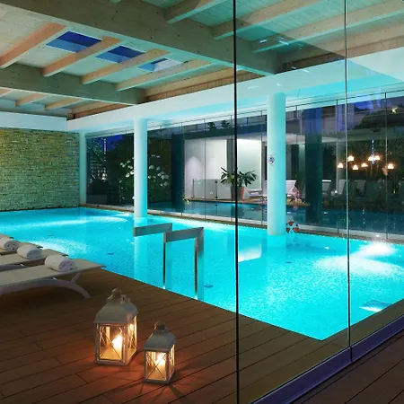 Отель Jesolopalace & 4*