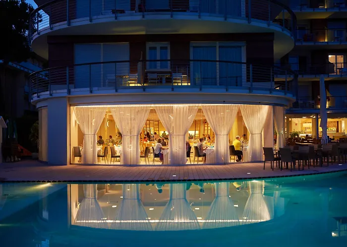 酒店 吉索罗帕拉斯酒店和公寓酒店 4*